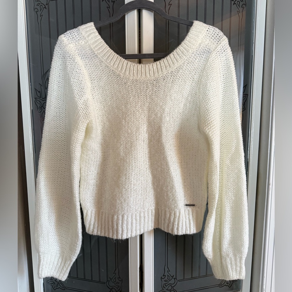 Abercrombie & Fitch V-Back Knit Sweater